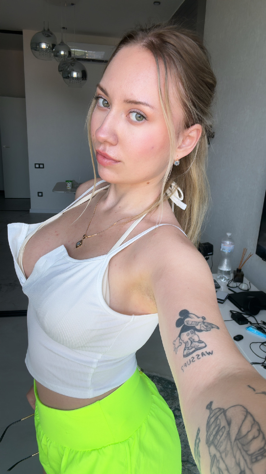 KateV in her underwear in Izmir