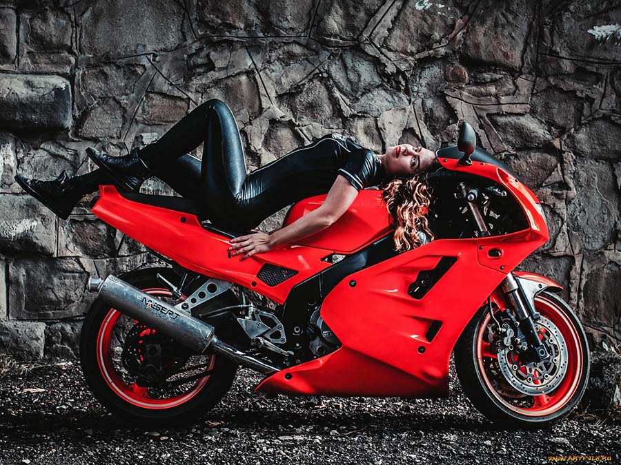 Beautiful girl Beautiful girls and motorcycles in Izmir