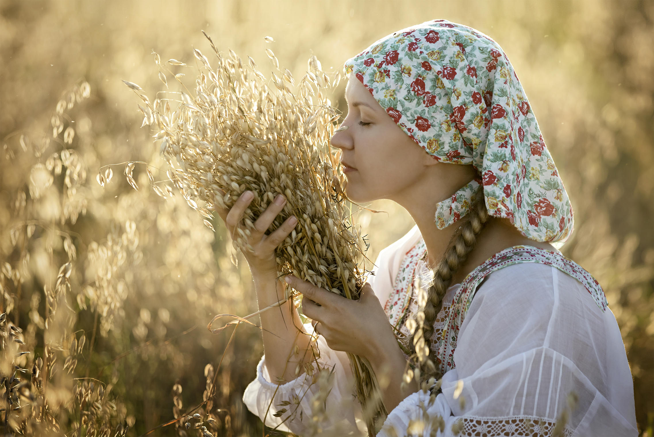 Photo Women in Slavic costumes in Izmir