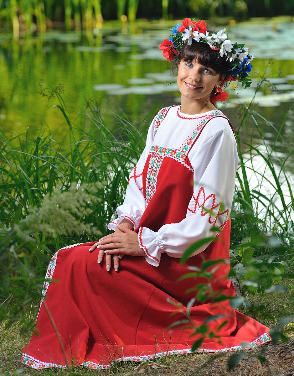 Beautiful girl Girls in Slavic costumes in Izmir