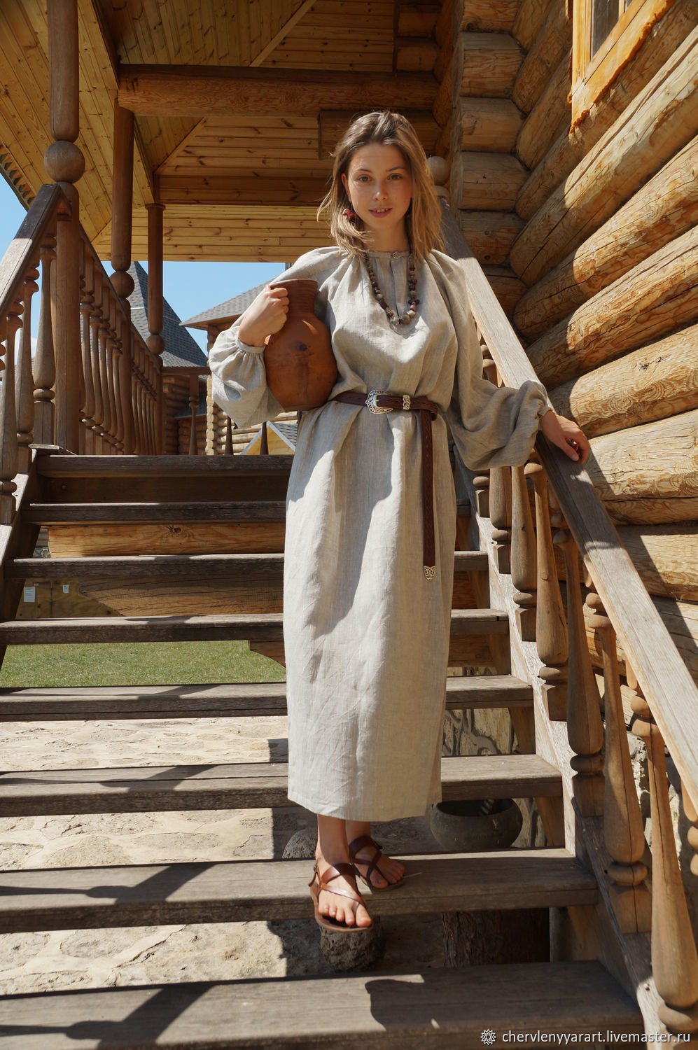 Girls in Slavic costumes in Izmir